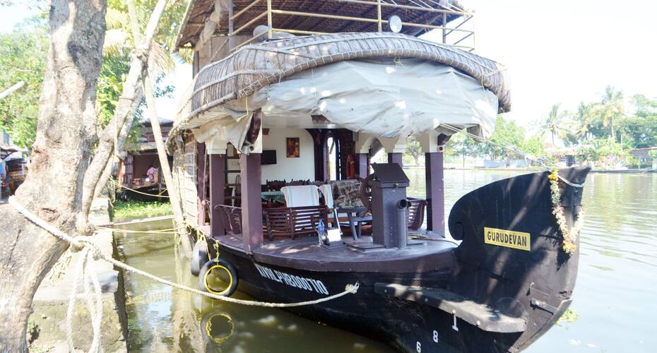 Gurudevan Houseboat, Alleppey 1